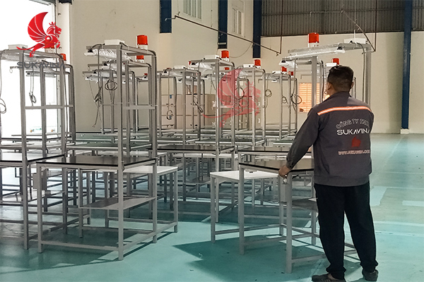 G&iacute;a b&agrave;n thao t&aacute;c khung th&eacute;p sơn tĩnh điện